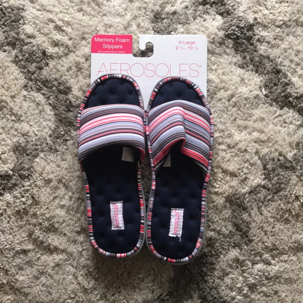 BRAND NEW Memory Foam Slippers